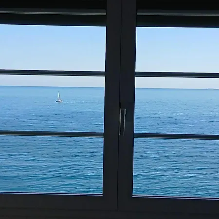 Blu , 10 Mt From Sea , One Parking Gratuito Free Apartment