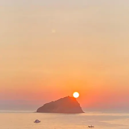 Blu , 10 Mt From Sea , One Parking Gratuito Free Appartement *