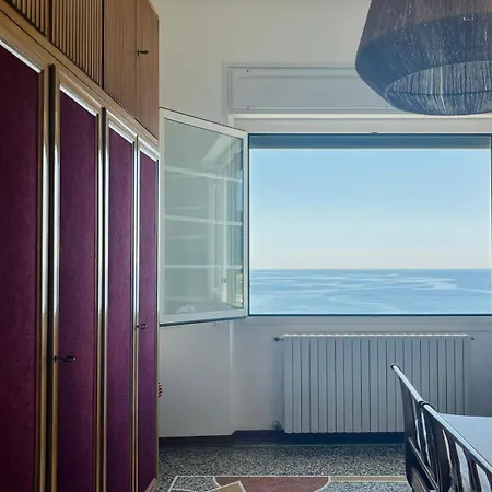 Apartment Blu , 10 Mt From Sea , Parking Gratuito Free Spotorno