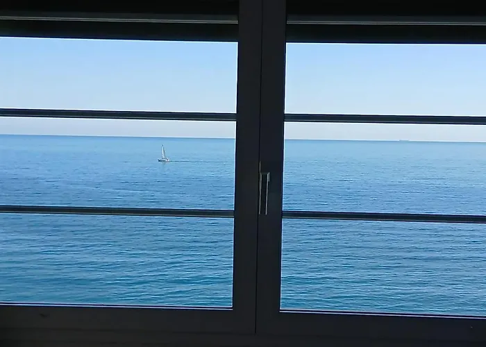 Blu , 10 Mt From Sea , One Parking Gratuito Free Appartement