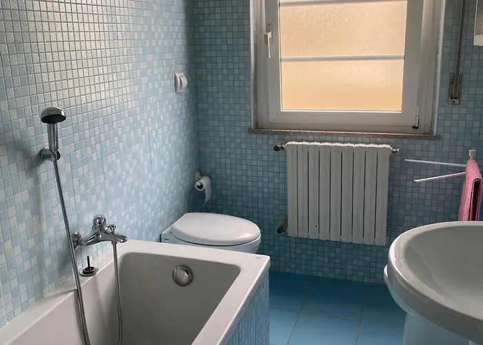 Appartement Blu , 10 Mt From Sea , One Parking Gratuito Free Spotorno