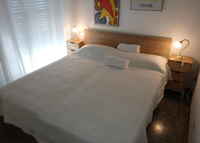 Blu , 10 Mt From Sea , One Parking Gratuito Free Appartement Spotorno